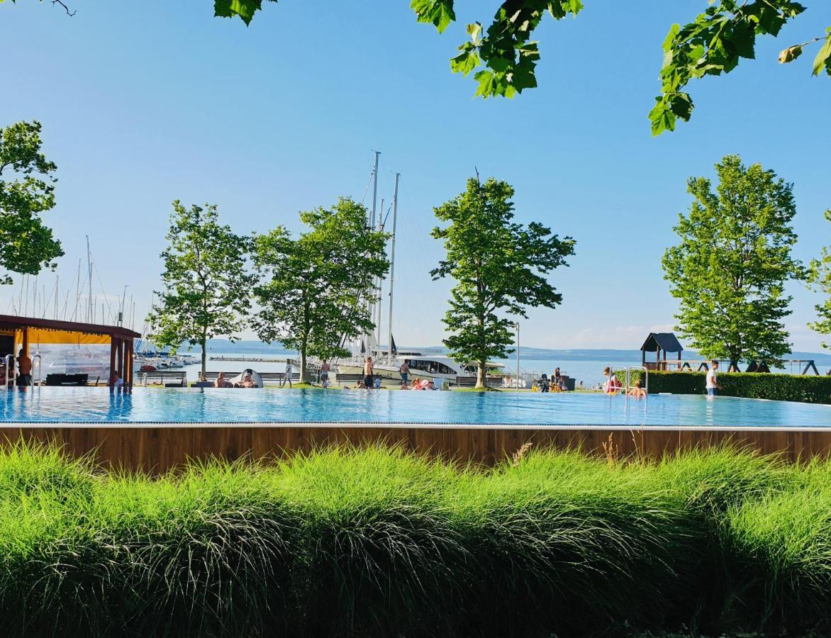 Bl Lakeside Apartman Balatonlelle Exterior photo