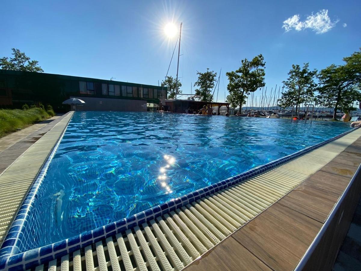 Bl Lakeside Apartman Balatonlelle Exterior photo