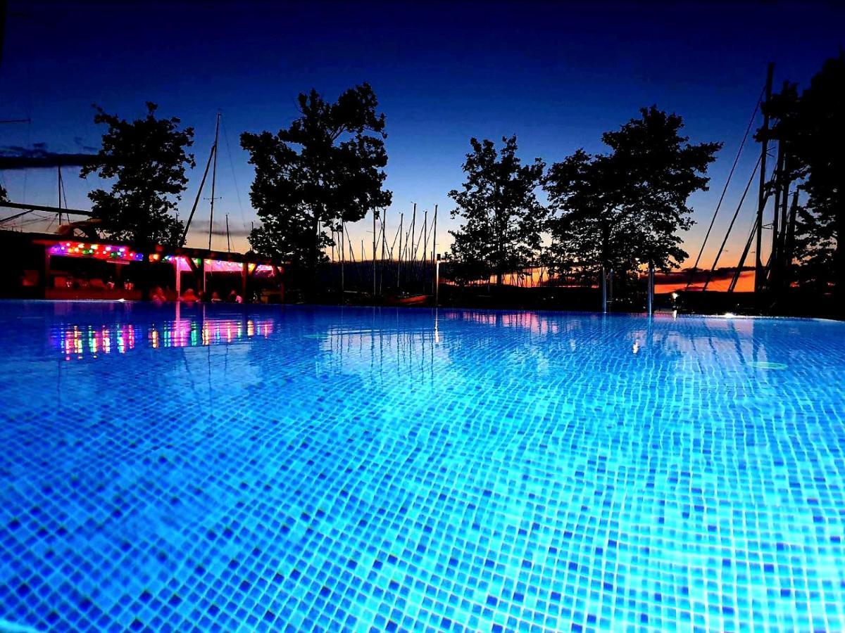 Bl Lakeside Apartman Balatonlelle Exterior photo