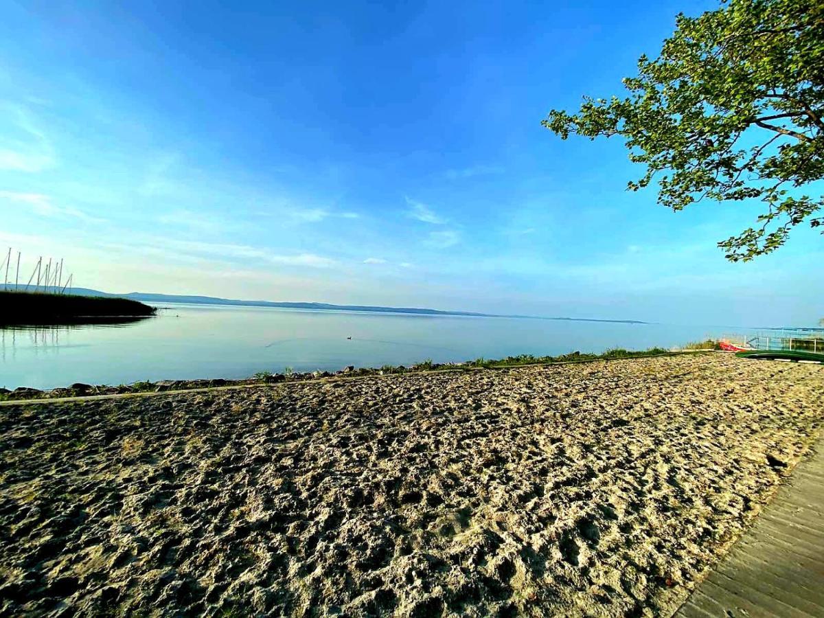 Bl Lakeside Apartman Balatonlelle Exterior photo