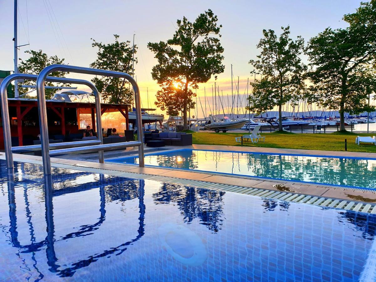 Bl Lakeside Apartman Balatonlelle Exterior photo